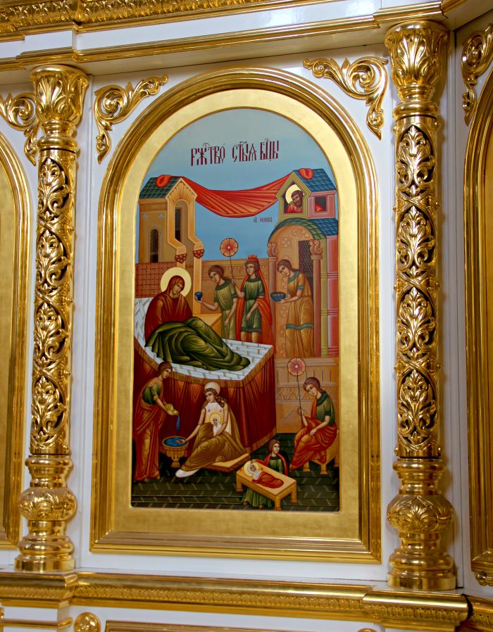 Иконостас храма Рождества Пресвятой Богородицы, г.Королев, Московская обл.