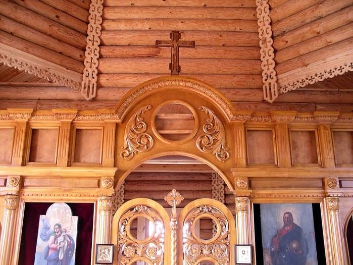 Иконостас храма Иоанна Крестителя, подворье Свято-Никольского женского монастыря, г.Арзамас