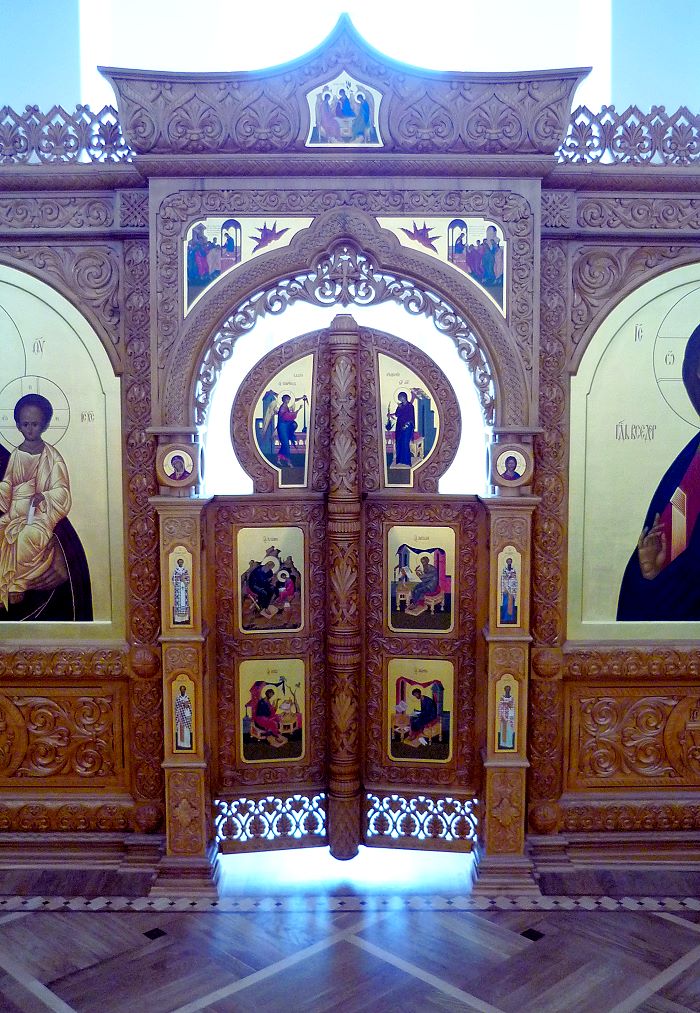 Иконостас домовой церкви в г.Брянске.