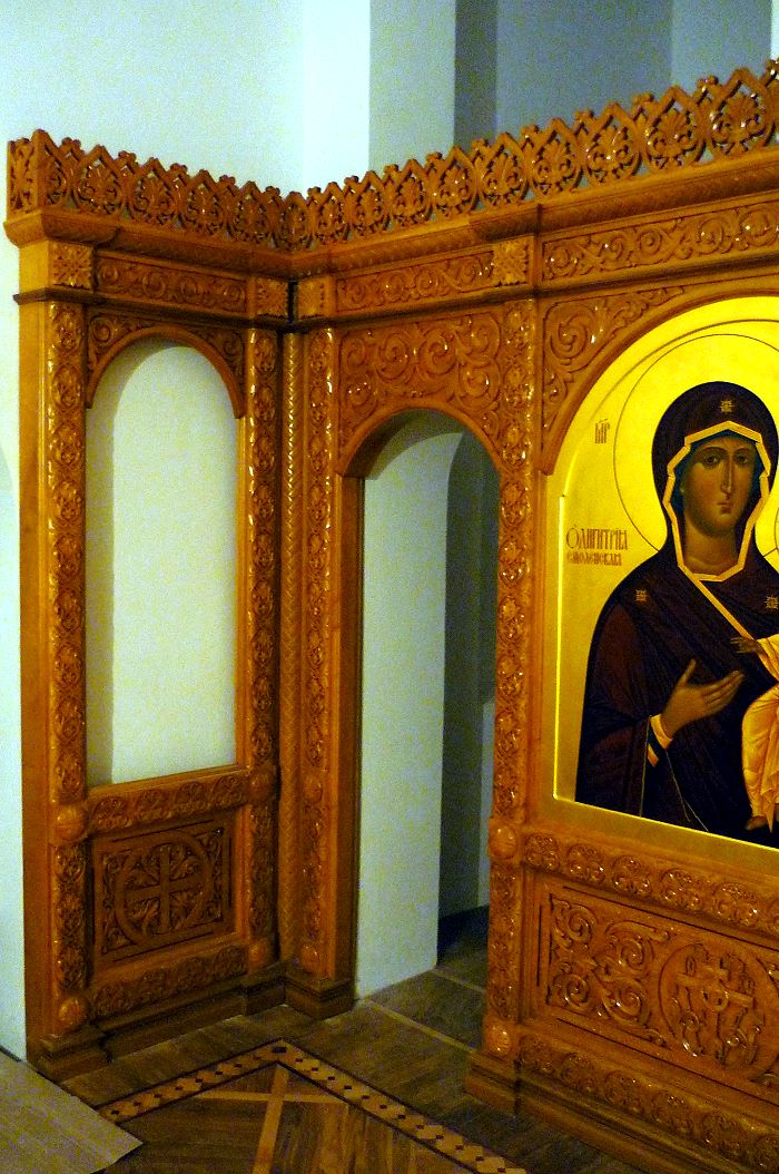 Иконостас домовой церкви в г.Брянске.