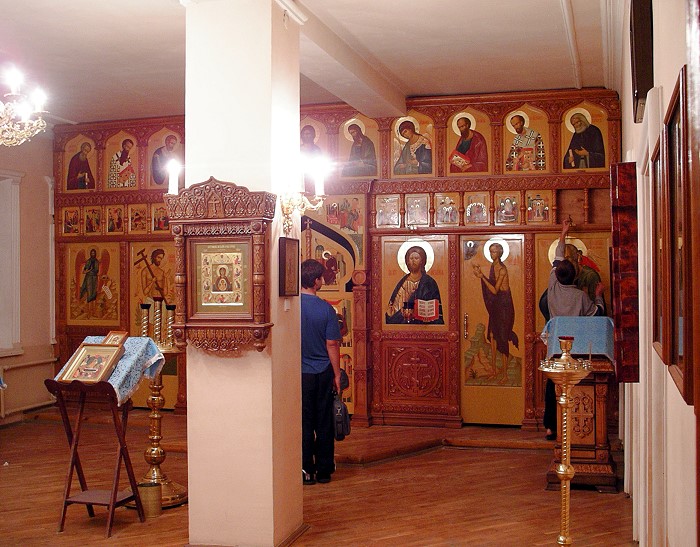 Иконостас храма при Курской Духовной Семинарии