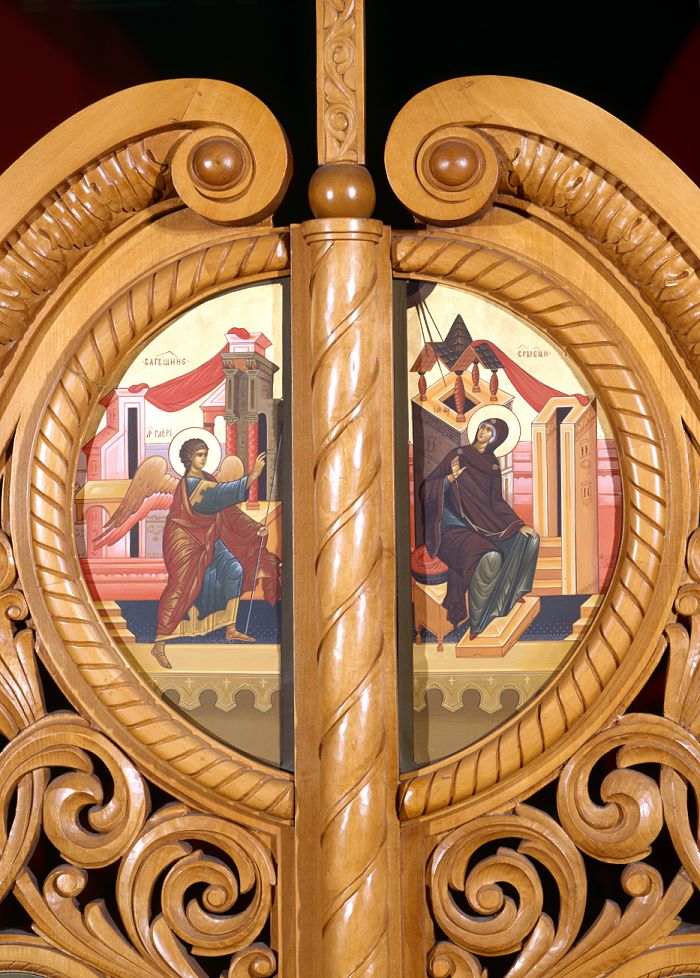 Иконостас в надвратном храме Толгской иконы Божией Матери, Николо-Перервинский монастырь, г.Москва