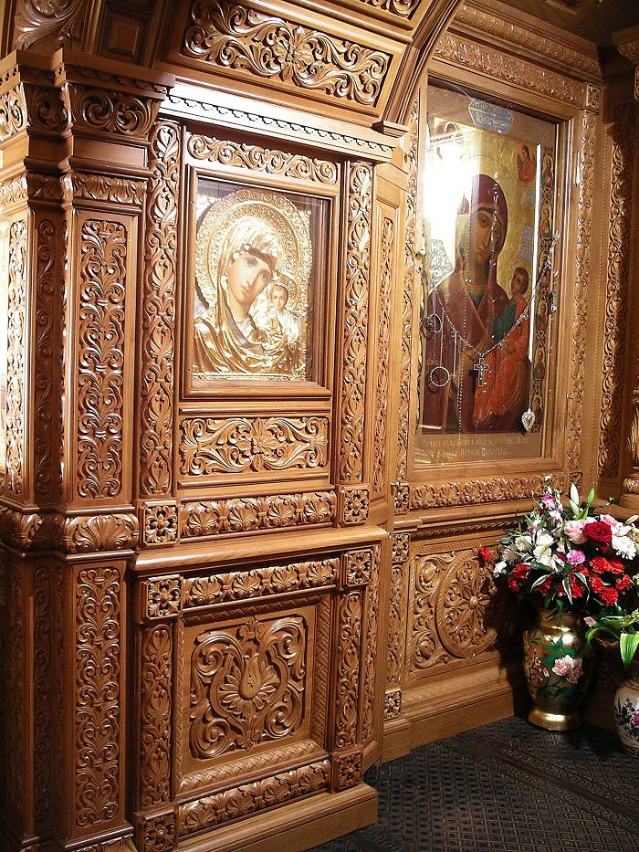 Оформление интерьера Иверской часовни у Воскресенских ворот у Красной площади в Москве