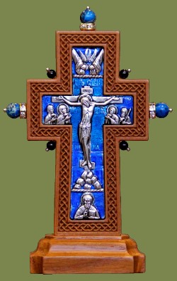 Крест на подставке малый с украшением, натуральные камни; вставка - гальваника, серебрение, с эмалью. Артикул 17128-1