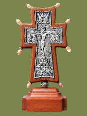 Крест на подставке малый с украшением, серебрение, жемчуг, ясень.