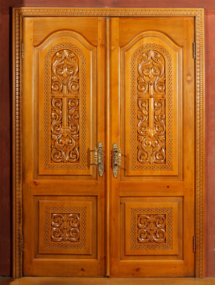 Двери в Свято-Троицком храме, г. Щигры, Курская область.