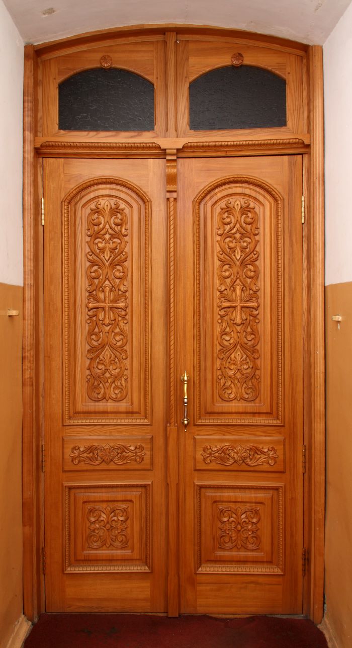 Двери в Свято-Троицком храме, г. Щигры, Курская область.